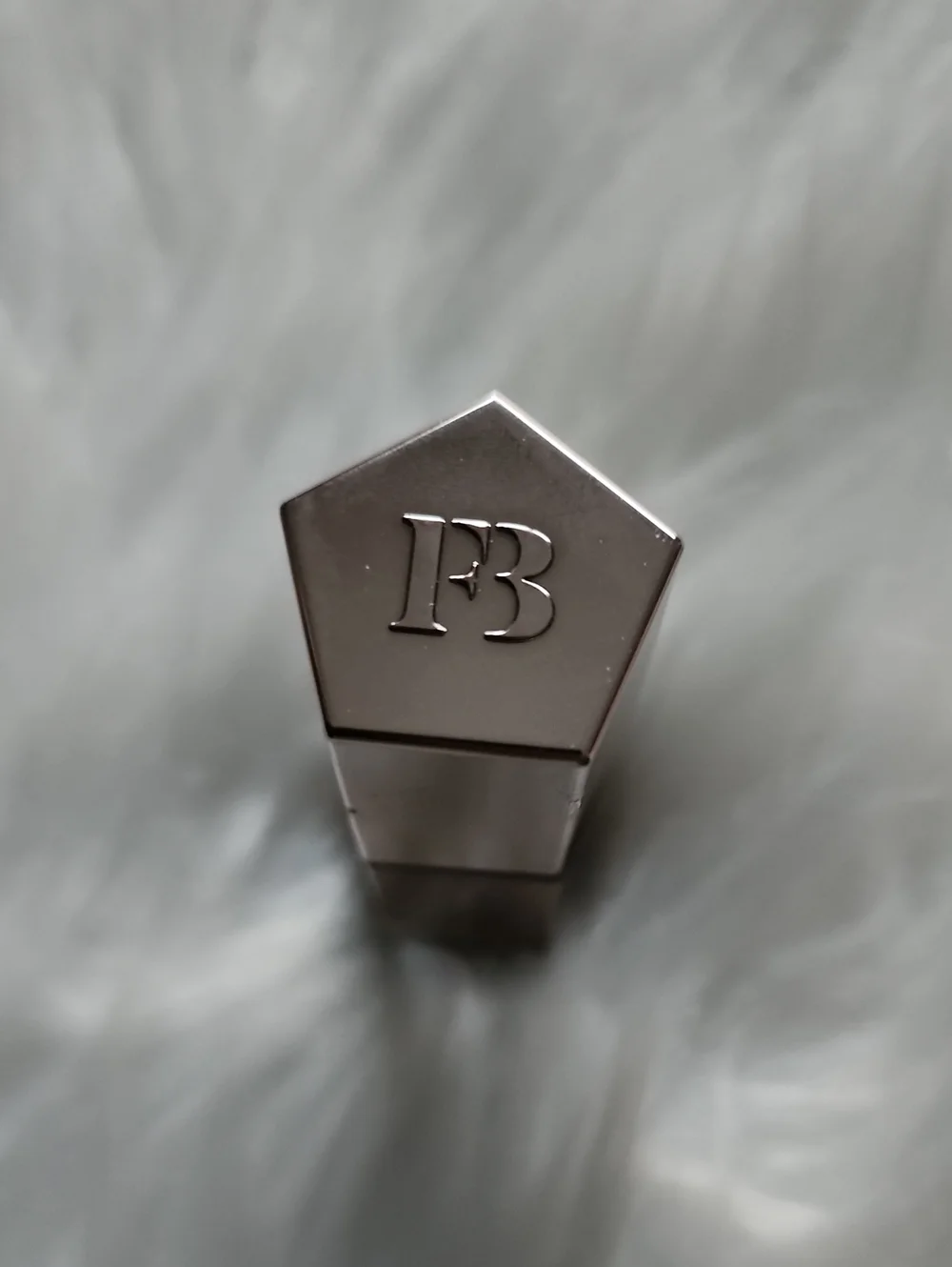 Fenty Beauty Gloss Bomb Universal Lip Luminizer Hot Chocolit Fantasy NWOB Mini